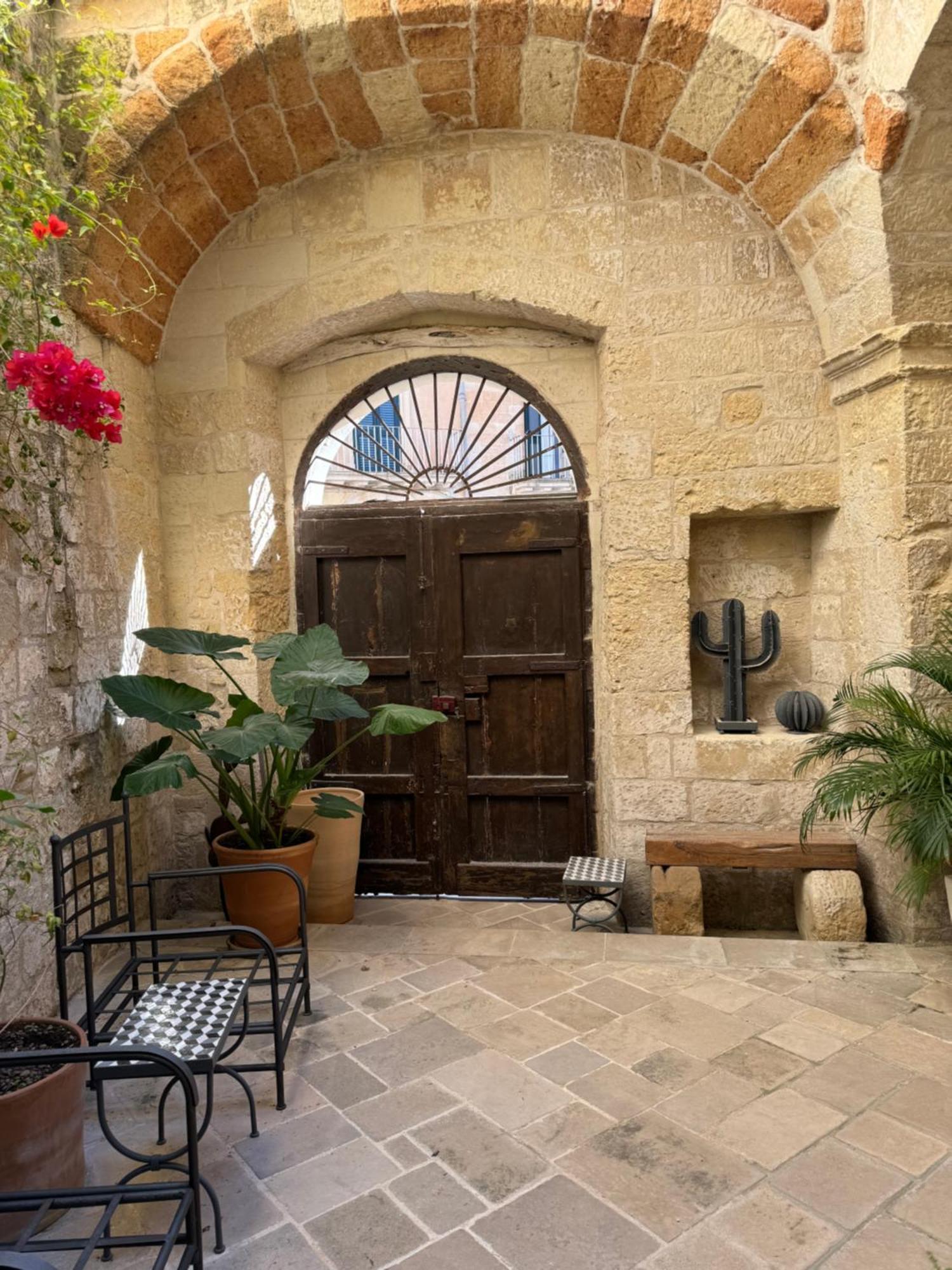 Luleccio Aparthotel Lecce Exterior photo